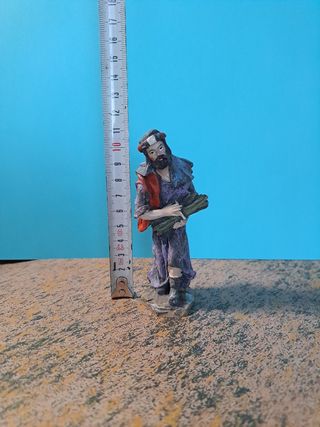 Figura Belén Pastor con leña
