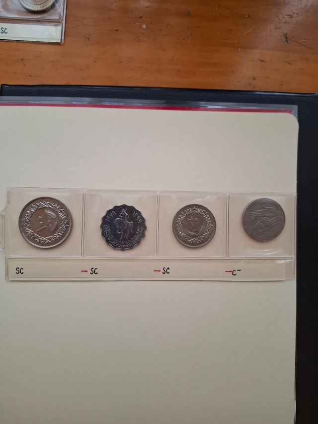 16 monedas: Argelia, Túnez, Libia, Egipto, Maurita