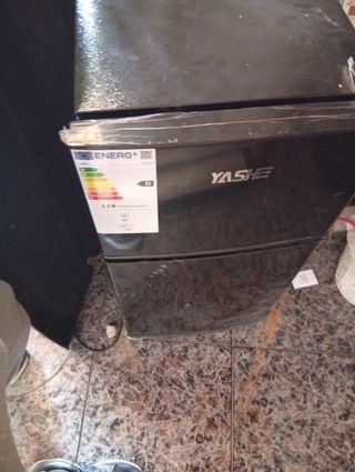 Nevera YASHE negra