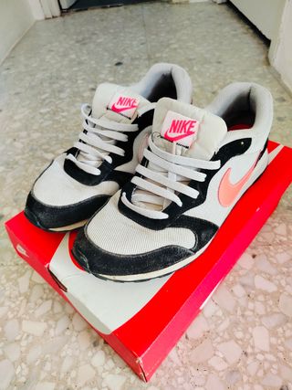Zapatillas Nike Blancas y Rosas