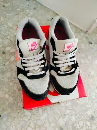 Zapatillas Nike Blancas y Rosas