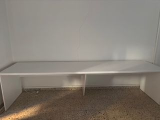 Mesa de oficina o estudio blanca