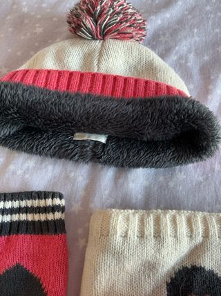Conjunto Gorro, Guantes y Bufanda Corazón Niña