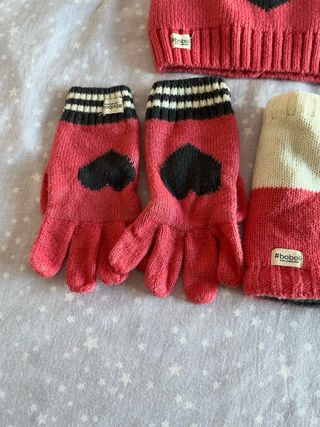 Conjunto Gorro, Guantes y Bufanda Corazón Niña