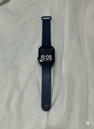 Orologio digitale nero e blu