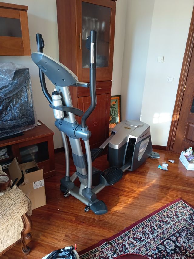 Elíptica BH Fitness