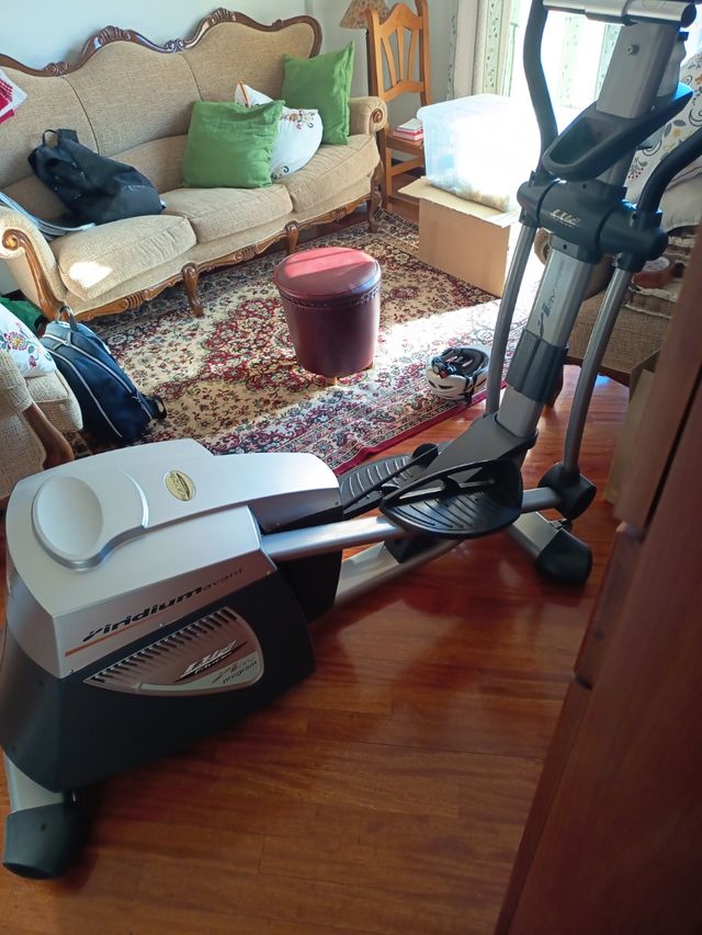 Elíptica BH Fitness