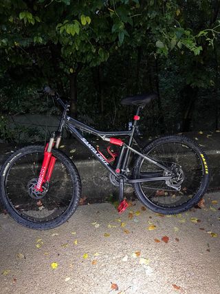 Bicicleta de Montaña de doble suspensión