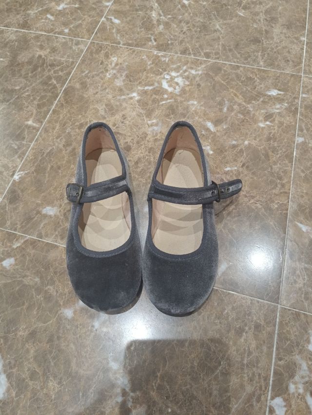 Merceditas grises talla 28