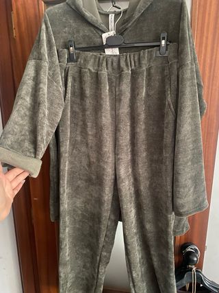 Conjunto Jersey y Pantalón Negro Talla Única