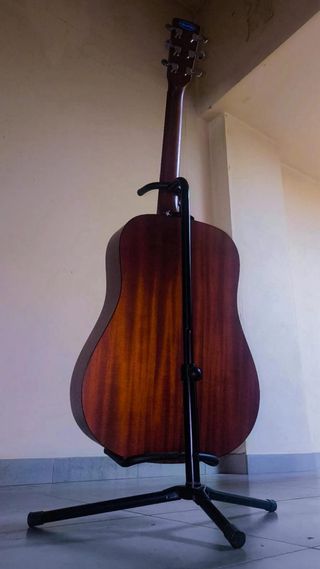 Guitarra acústica REGALO soporte