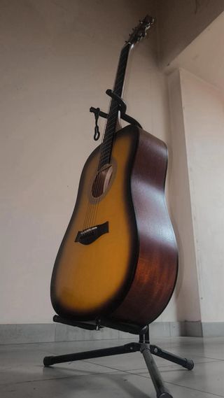 Guitarra acústica REGALO soporte