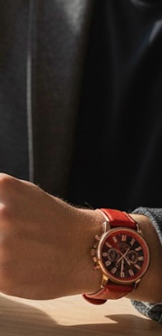 Orologio da polso rosso e oro