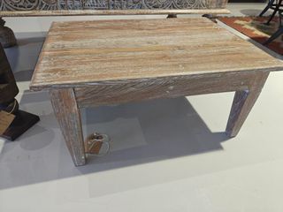 Mesa auxiliar madera envejecida