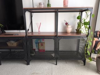 Mueble FJÄLBO IKEA con 6 meses de uso.