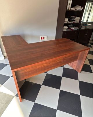 Mesa de oficina de madera resistente