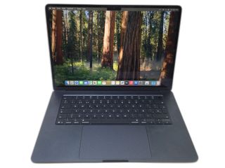 portatil apple apple macbook air m4 10-core 4.4 15 (10gpu) (2025) (a3241)
