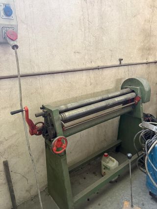Curvadora de chapa industrial