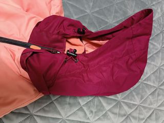 Chaqueta de nieve multicolor.