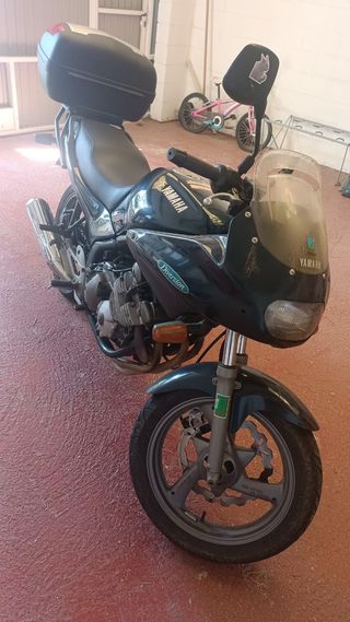 Yamaha Diversion 600cc Moto