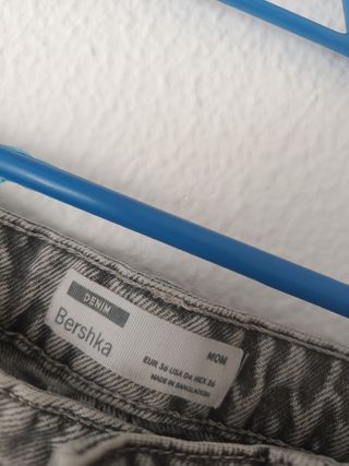 Pantalones vaqueros grises