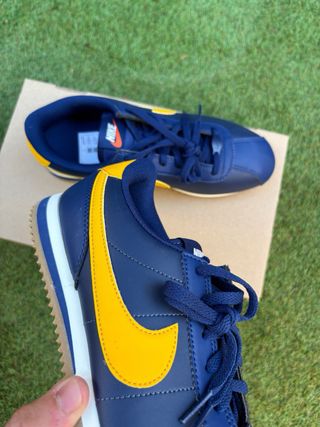 Nike Cortez Azul y Amarillo