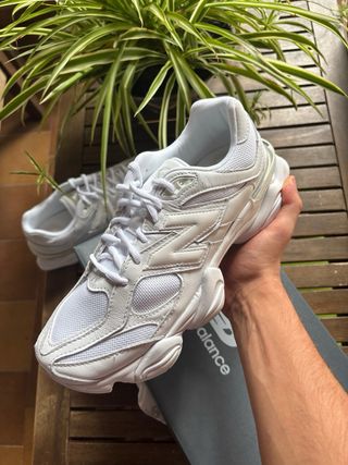 New Balance 9060 Blancas Talla 42.5