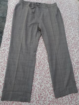 Pantalón de vestir gris a cuadros
