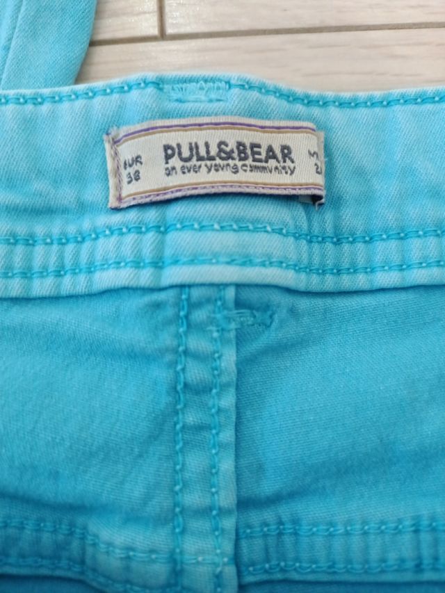 Pantalones vaqueros azul turquesa