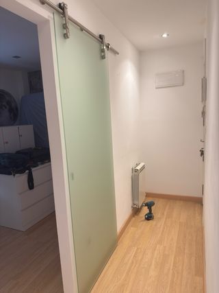 Puerta corredera cristal translúcido