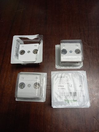 Base TV/FM Intermedia UNICA Schneider Electric