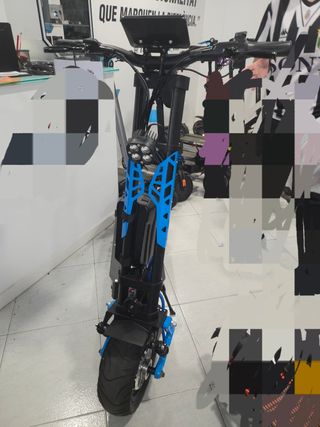 Patinete eléctrico potente azul