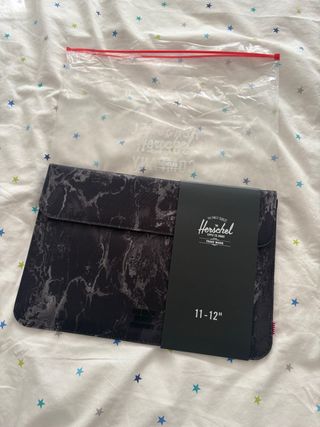 Funda Herschel 11-12 Mármol