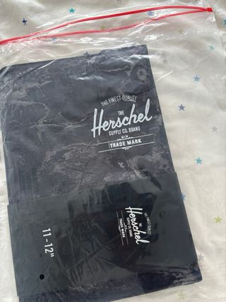 Funda Herschel 11-12 Mármol