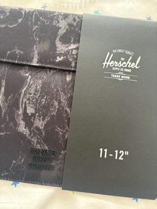 Funda Herschel 11-12 Mármol