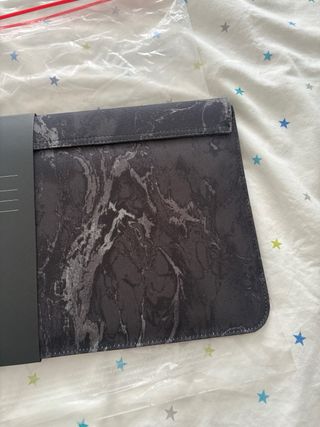 Funda Herschel 11-12 Mármol