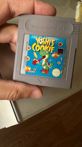 Yoshi's cookie Gameboy