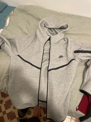 Chaqueta Nike Gris