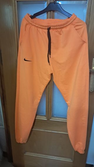 Conjunto chándal naranja