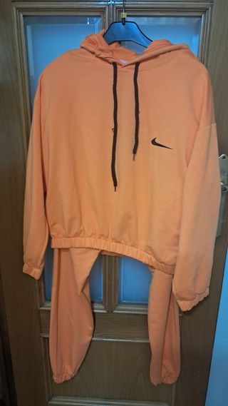 Conjunto chándal naranja