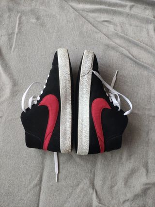 Zapatillas Nike Negras y Rojas Talla 42 originales