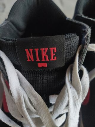 Zapatillas Nike Negras y Rojas Talla 42 originales