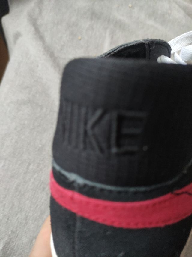 Zapatillas Nike Negras y Rojas Talla 42 originales