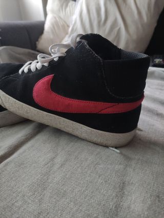 Zapatillas Nike Negras y Rojas Talla 42 originales