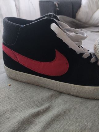 Zapatillas Nike Negras y Rojas Talla 42 originales