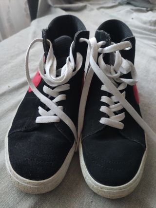 Zapatillas Nike Negras y Rojas Talla 42 originales