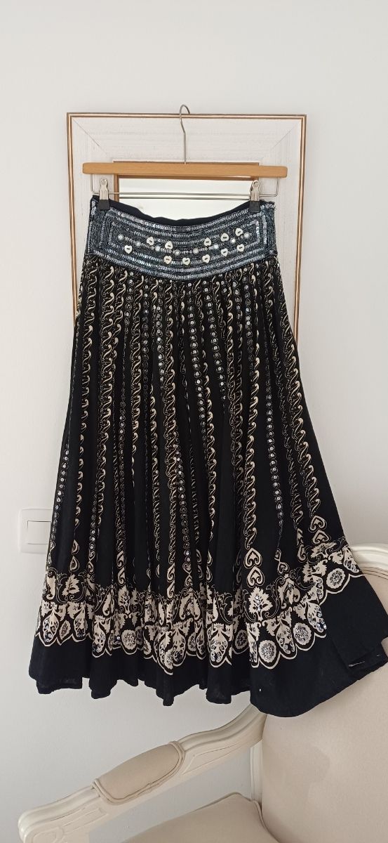 Falda larga India joya negra y blanca talla única