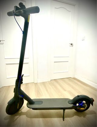 Patinete eléctrico negro