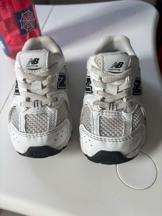 New Balance Talla 23.5 Blancas