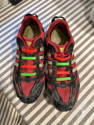 Zapatillas Adidas Talla 42 Rojas y Negras